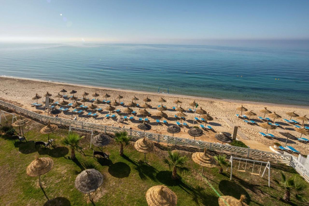 Radisson Blu Resort & Thalasso Hammamet Exterior photo The beach of the resort