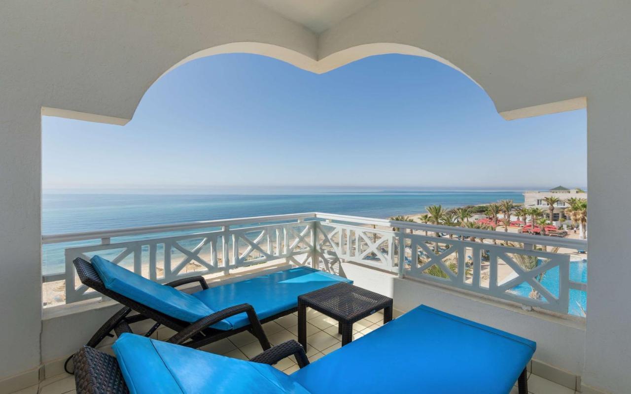 Radisson Blu Resort & Thalasso Hammamet Exterior photo Balcony of a suite at the Hilton Sharm El Sheikh Resort