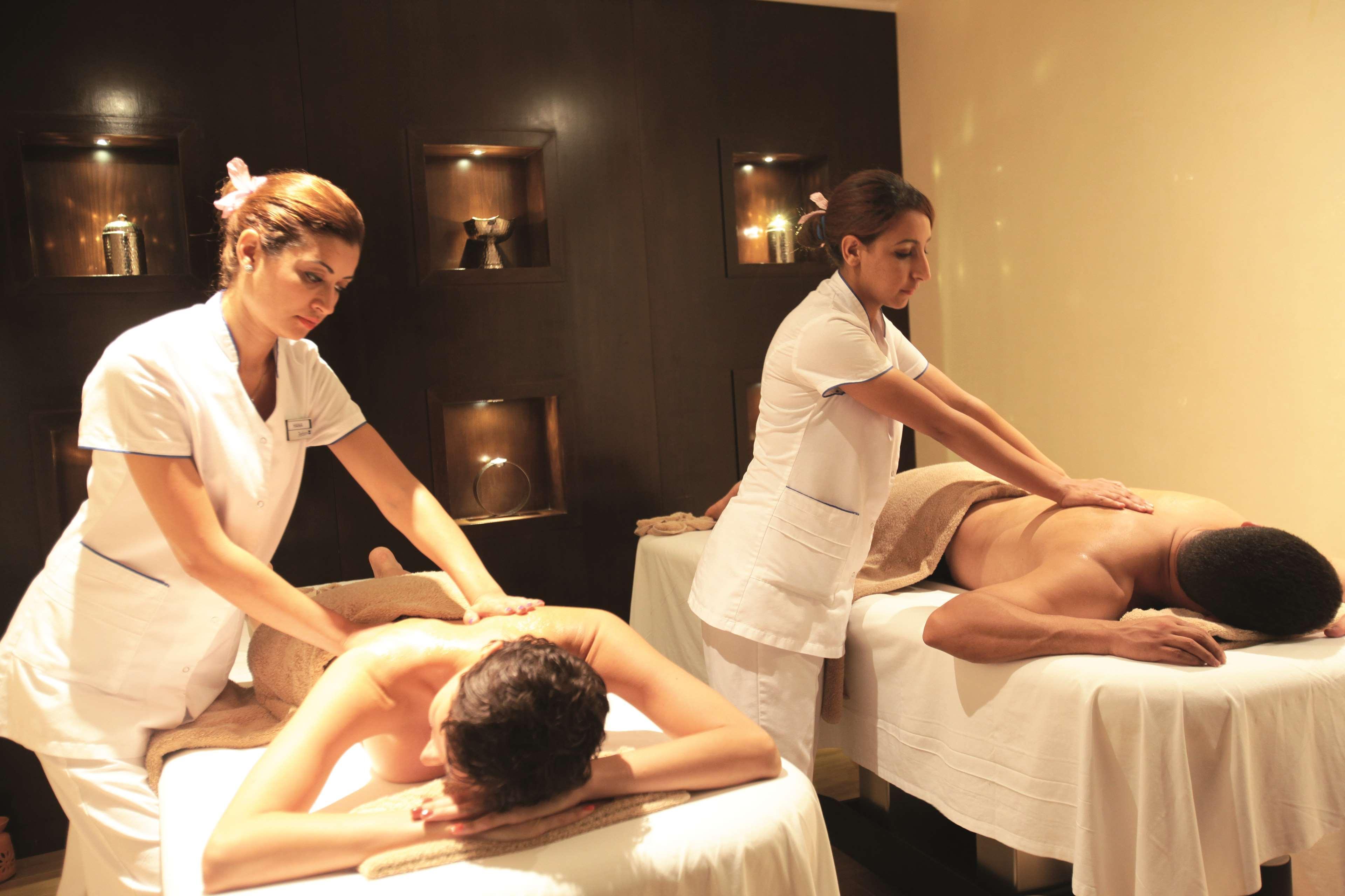 Radisson Blu Resort & Thalasso Hammamet Exterior photo Massage therapists at work