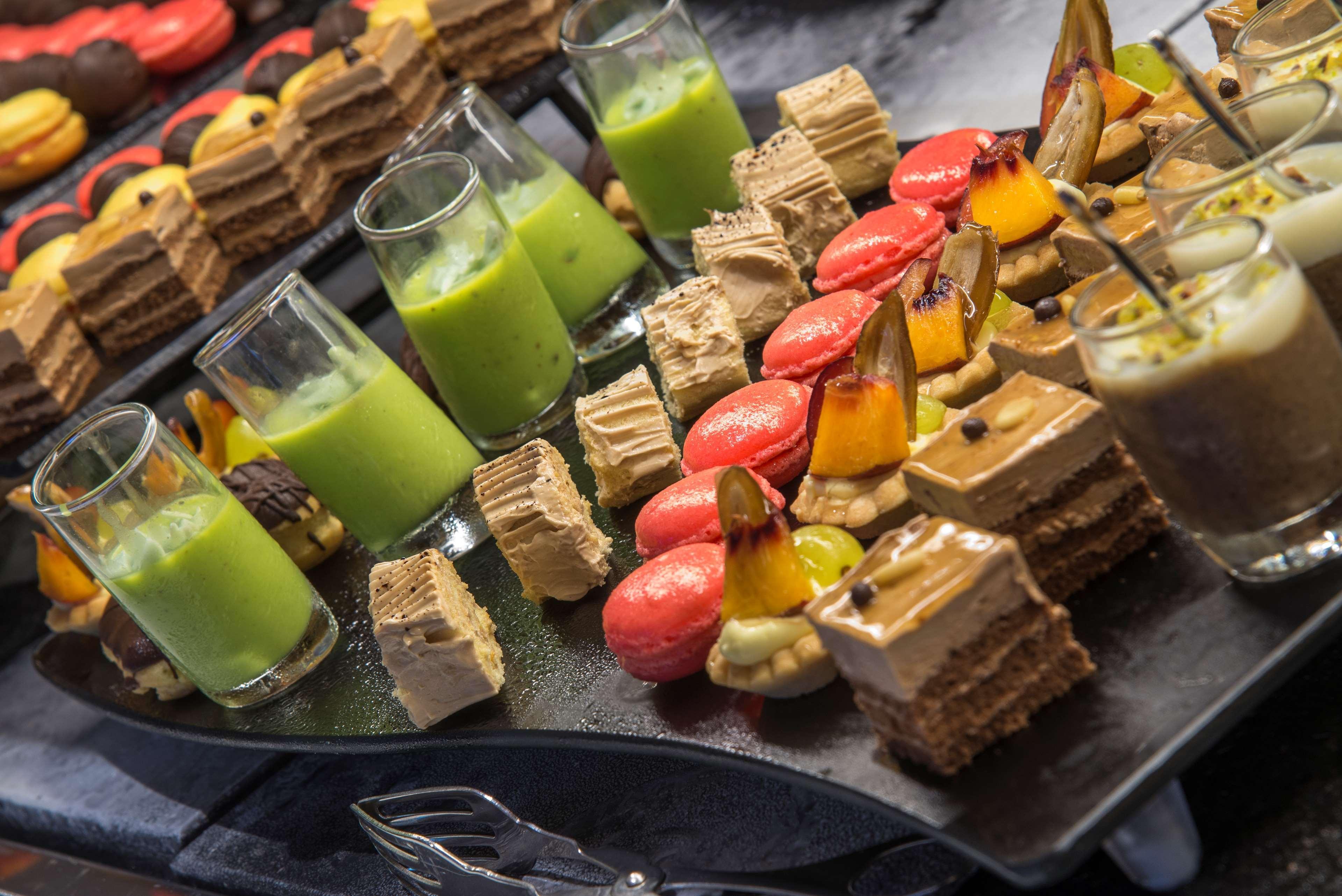 Radisson Blu Resort & Thalasso Hammamet Exterior photo A selection of desserts